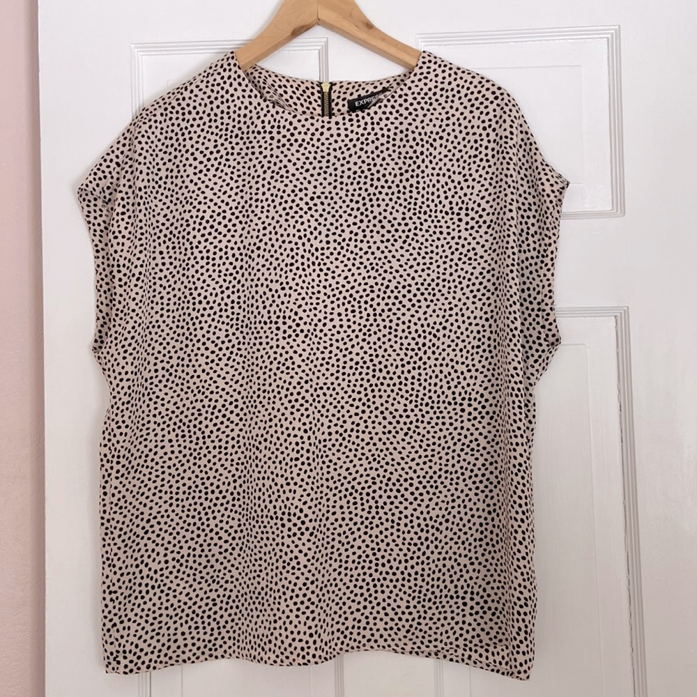 Host Pick 🎉💖🎉 Express Blush and Polka Dot Top. Size M.
